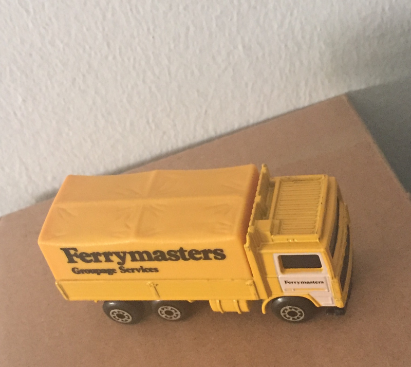 Again, the level of detailing to the truck; note the creasing on the soft top.